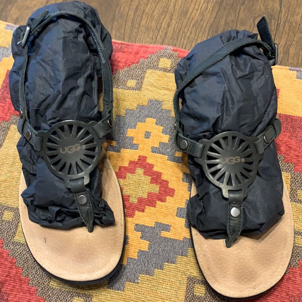 UGG medallion black sandal